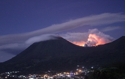 Gunung Lokon Kembali Meletus